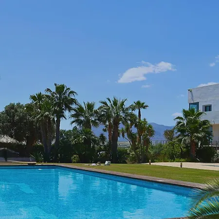 Cortijo Media Legua 5*